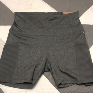 REEBOK FITTED HIGH RISE SHORTS